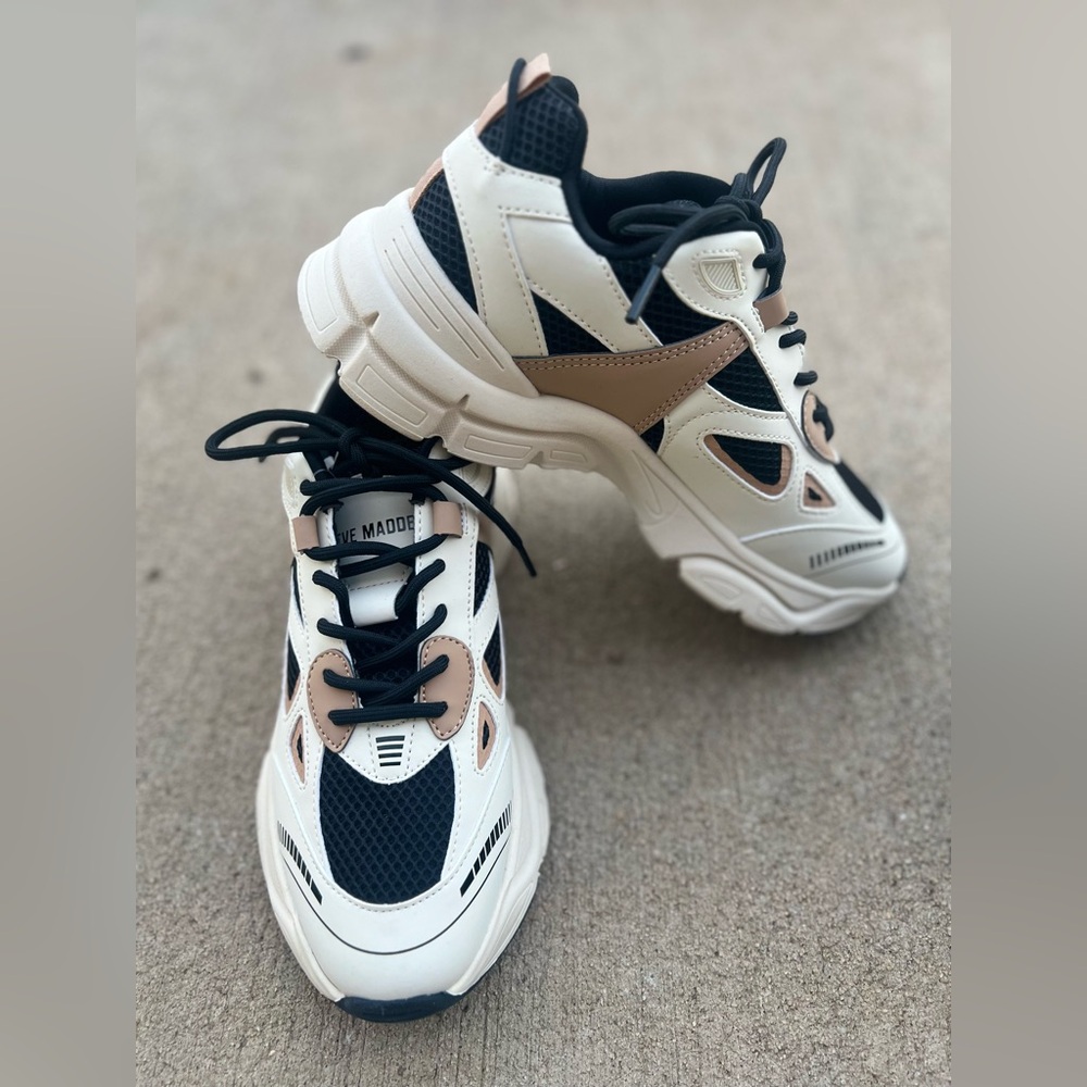 Brand New, Steve Madden, women size 10